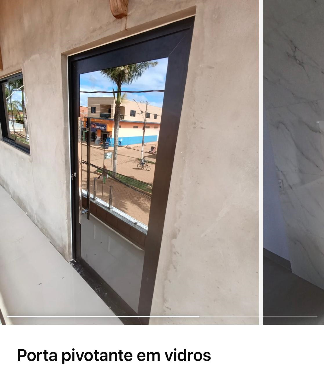 Porta Pivotante 2